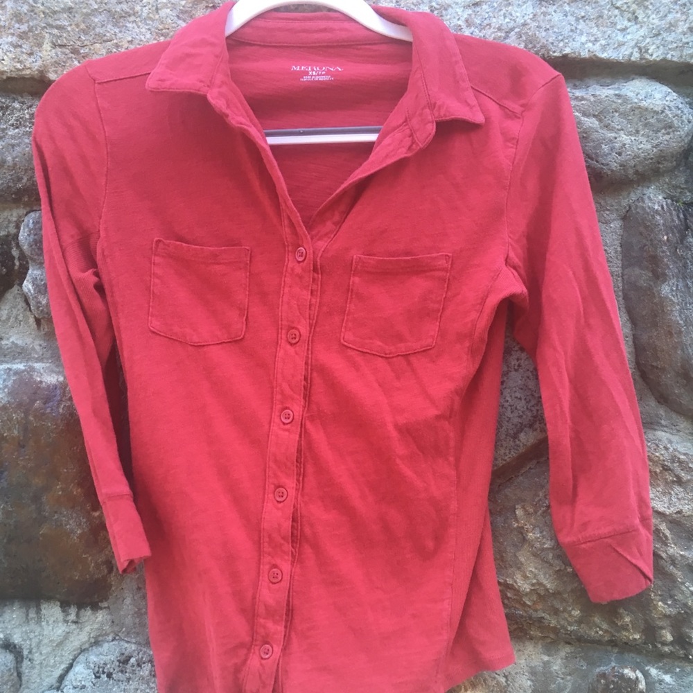 Red collars shirt
